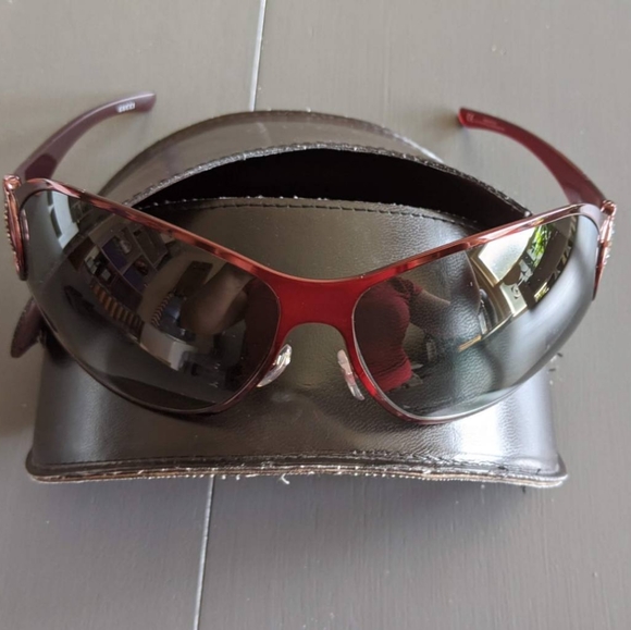 Gucci sunglasses main image 6
